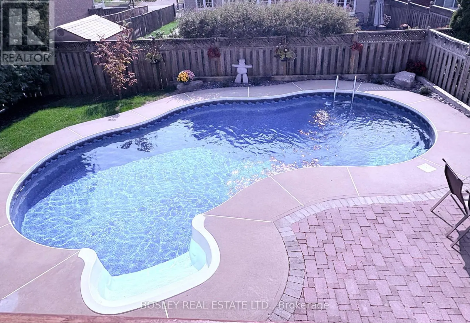 29 MORTIMER CRESCENT