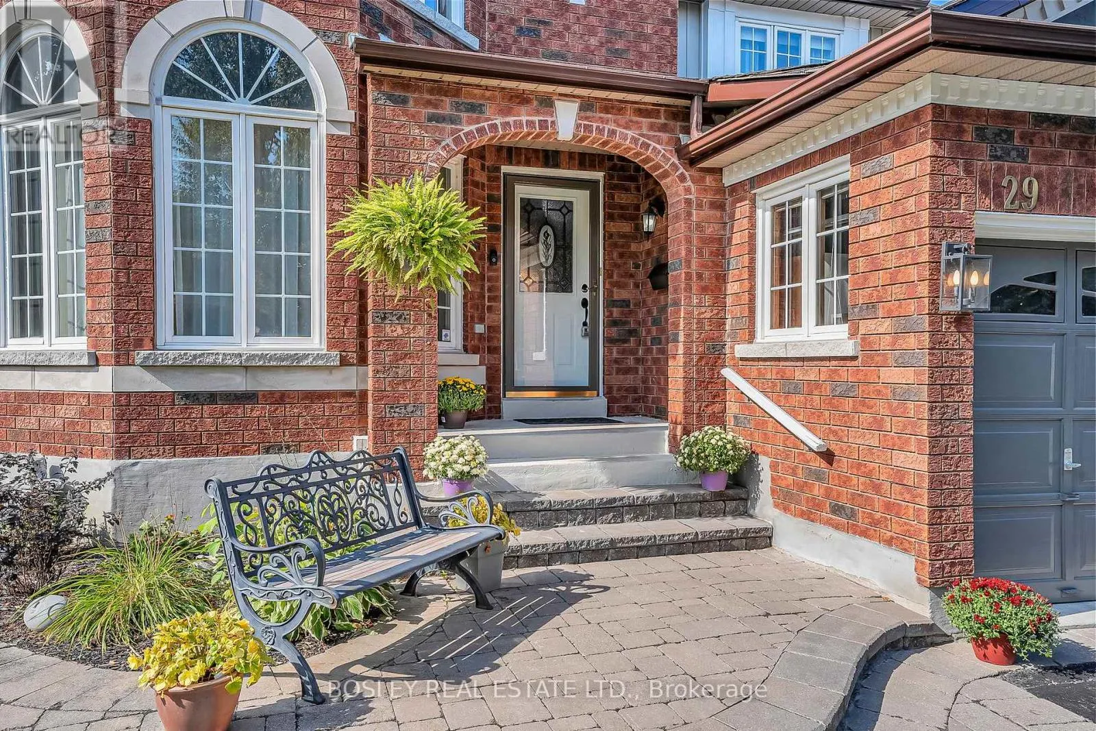 29 MORTIMER CRESCENT