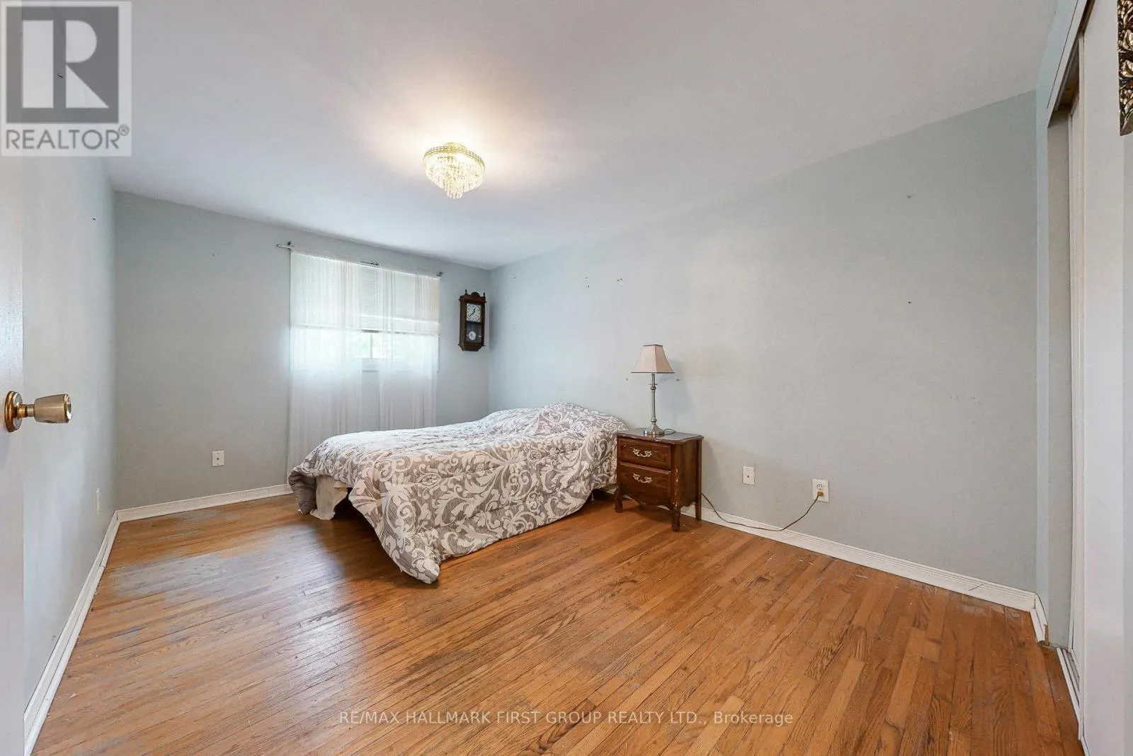 1119 VALLEY COURT