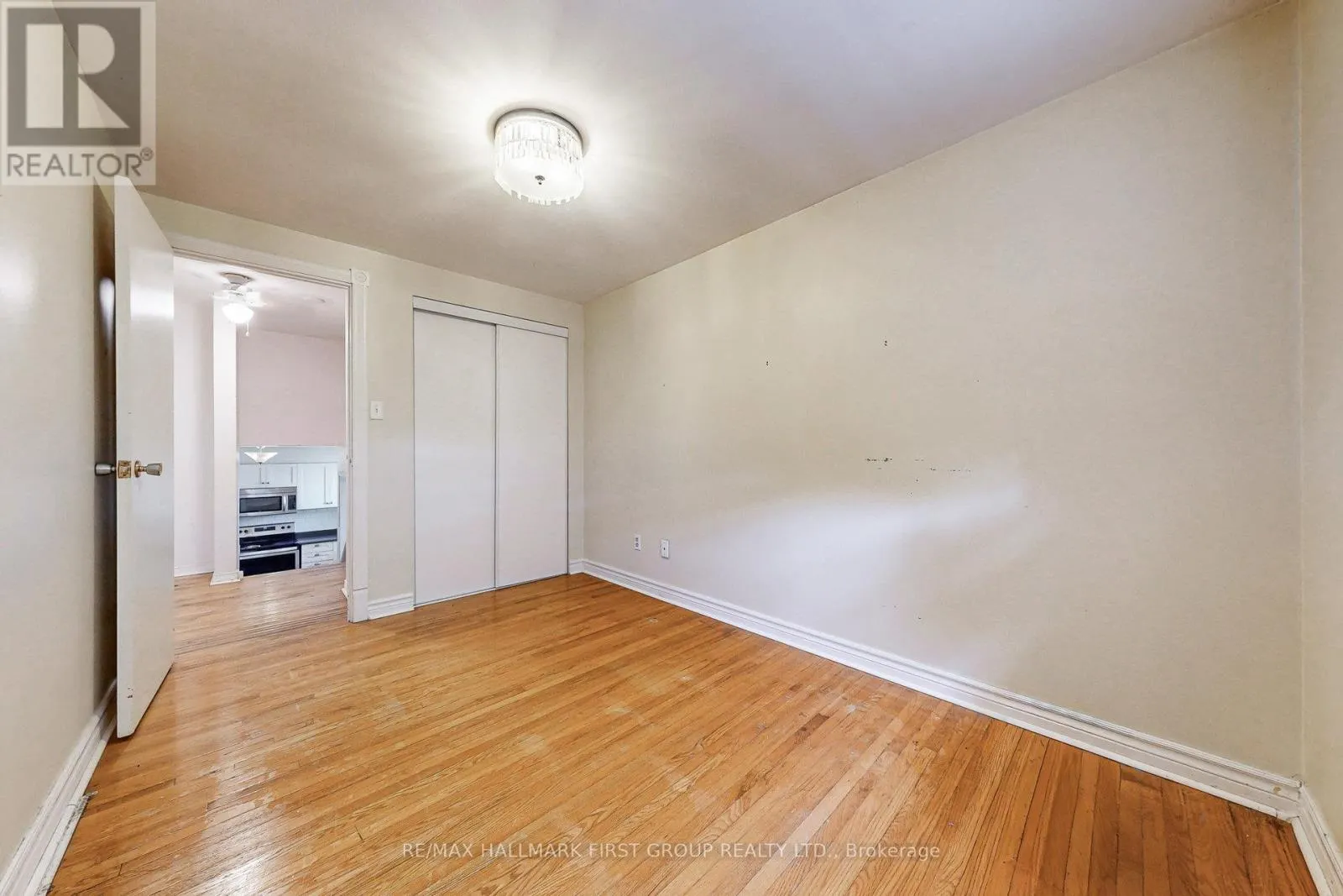 1119 VALLEY COURT
