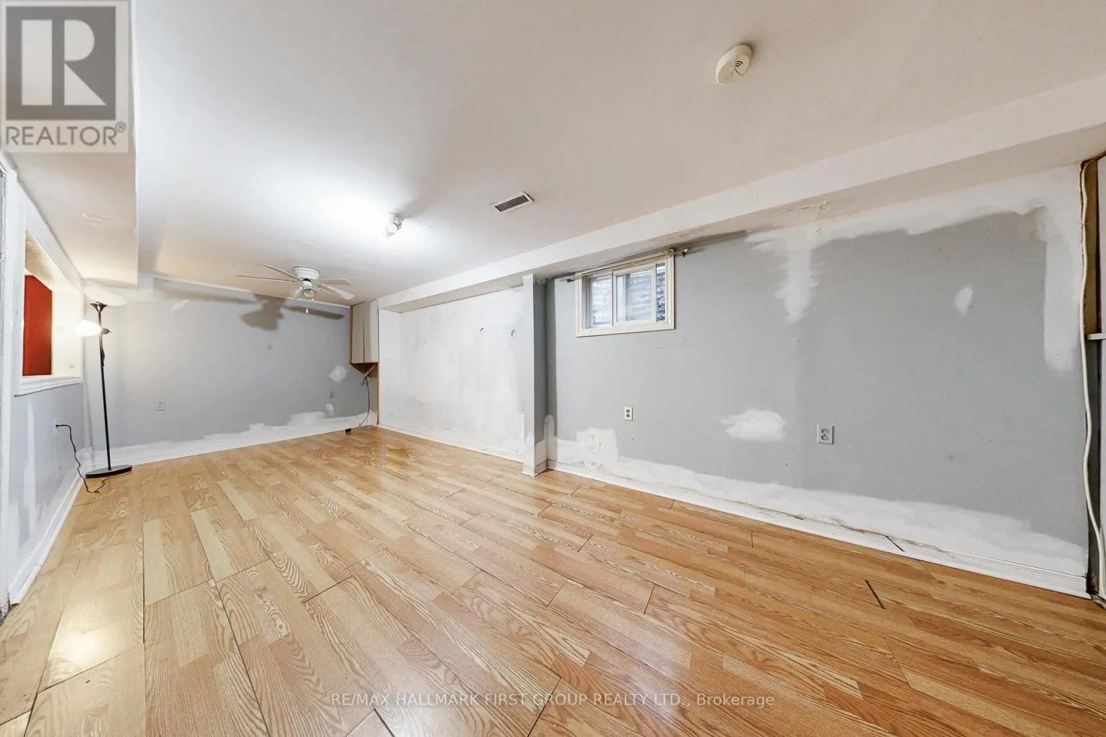 1119 VALLEY COURT