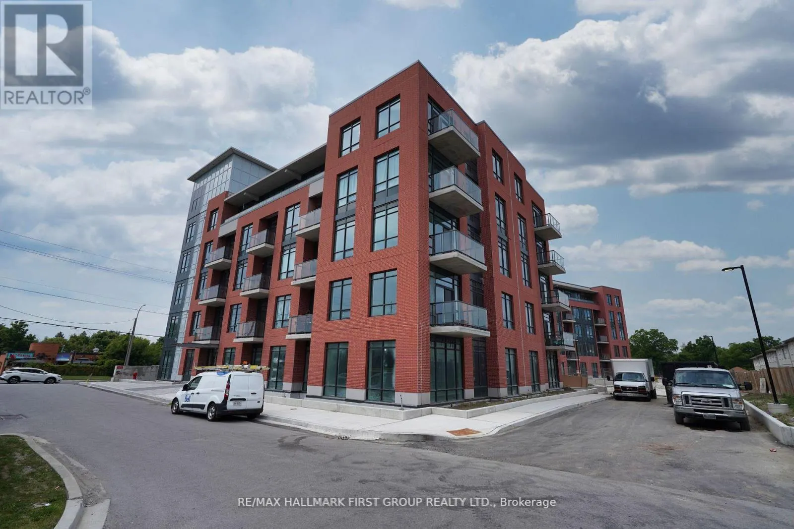 216 - 1010 DUNDAS STREET E