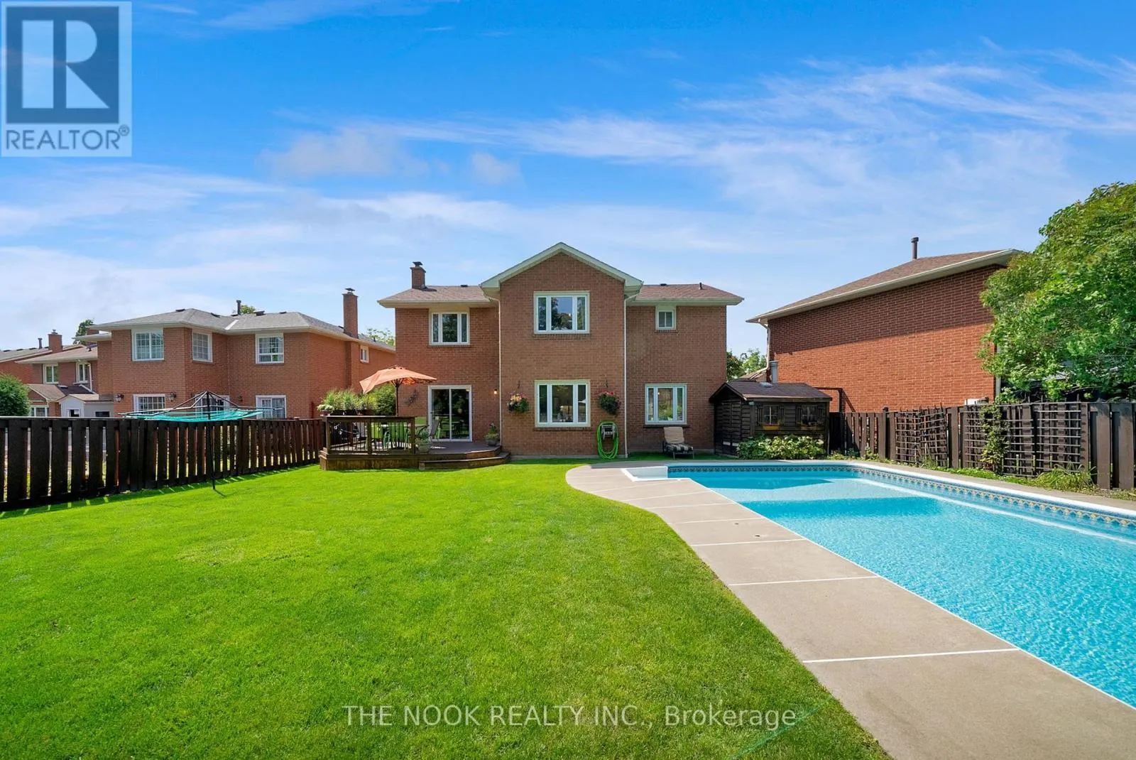 42 ROBINSON CRESCENT