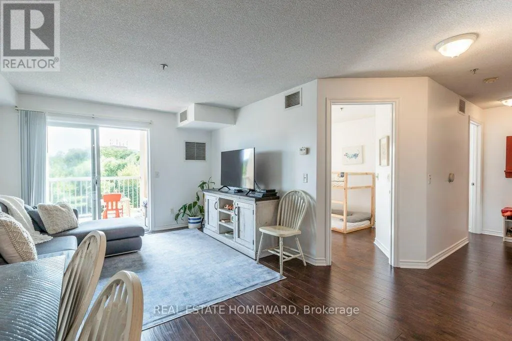 302 - 684 WARDEN AVENUE