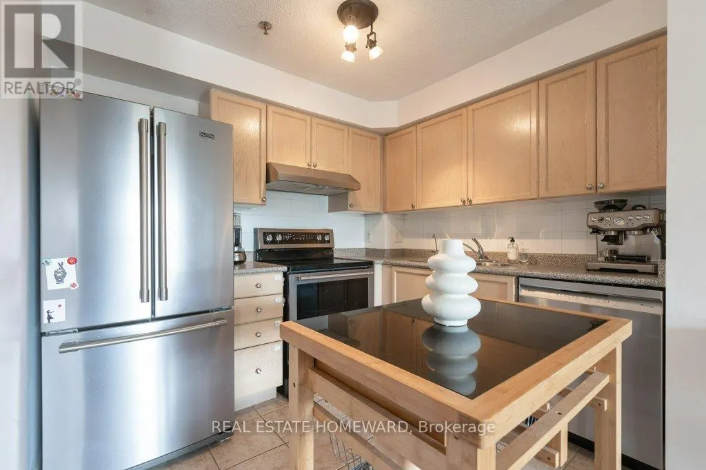 302 - 684 WARDEN AVENUE