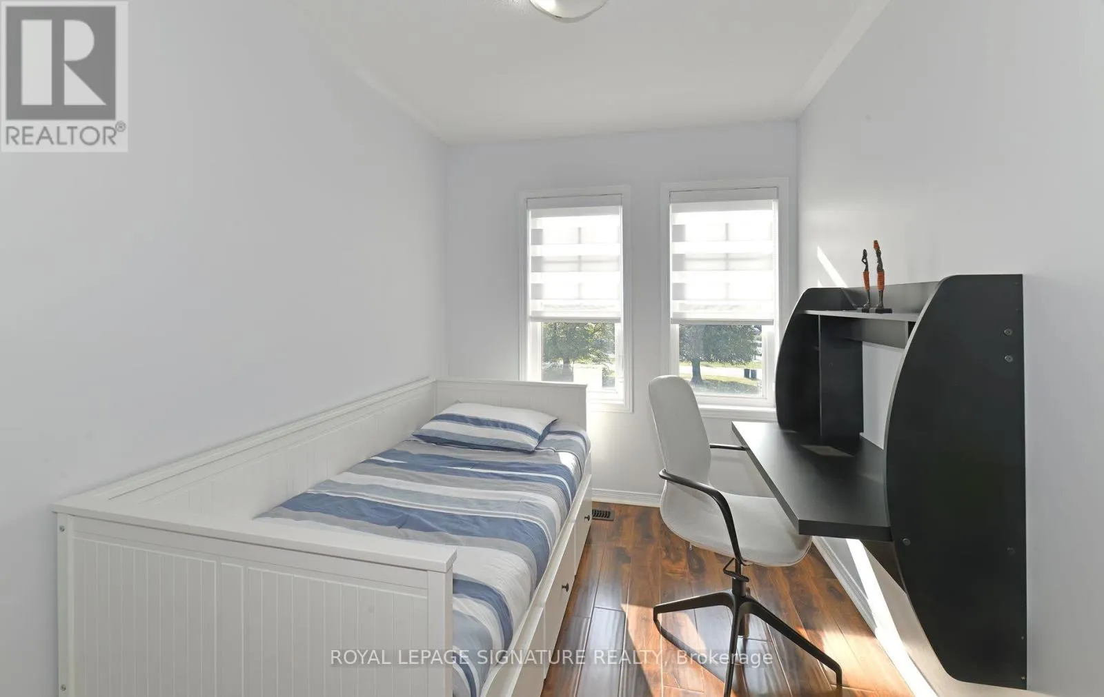 116 HARBOURSIDE DRIVE