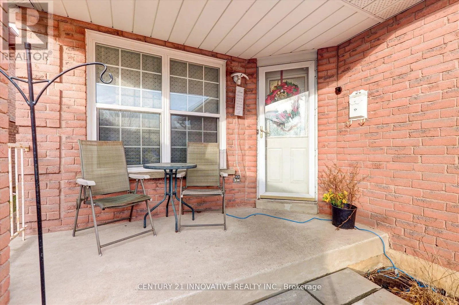 560 STEEPLE HILL