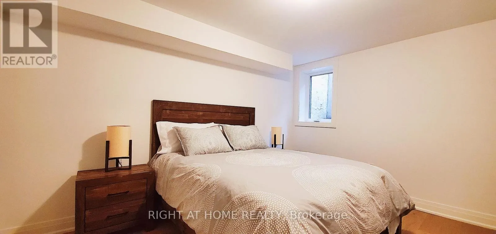 6 - 710 GERRARD STREET E