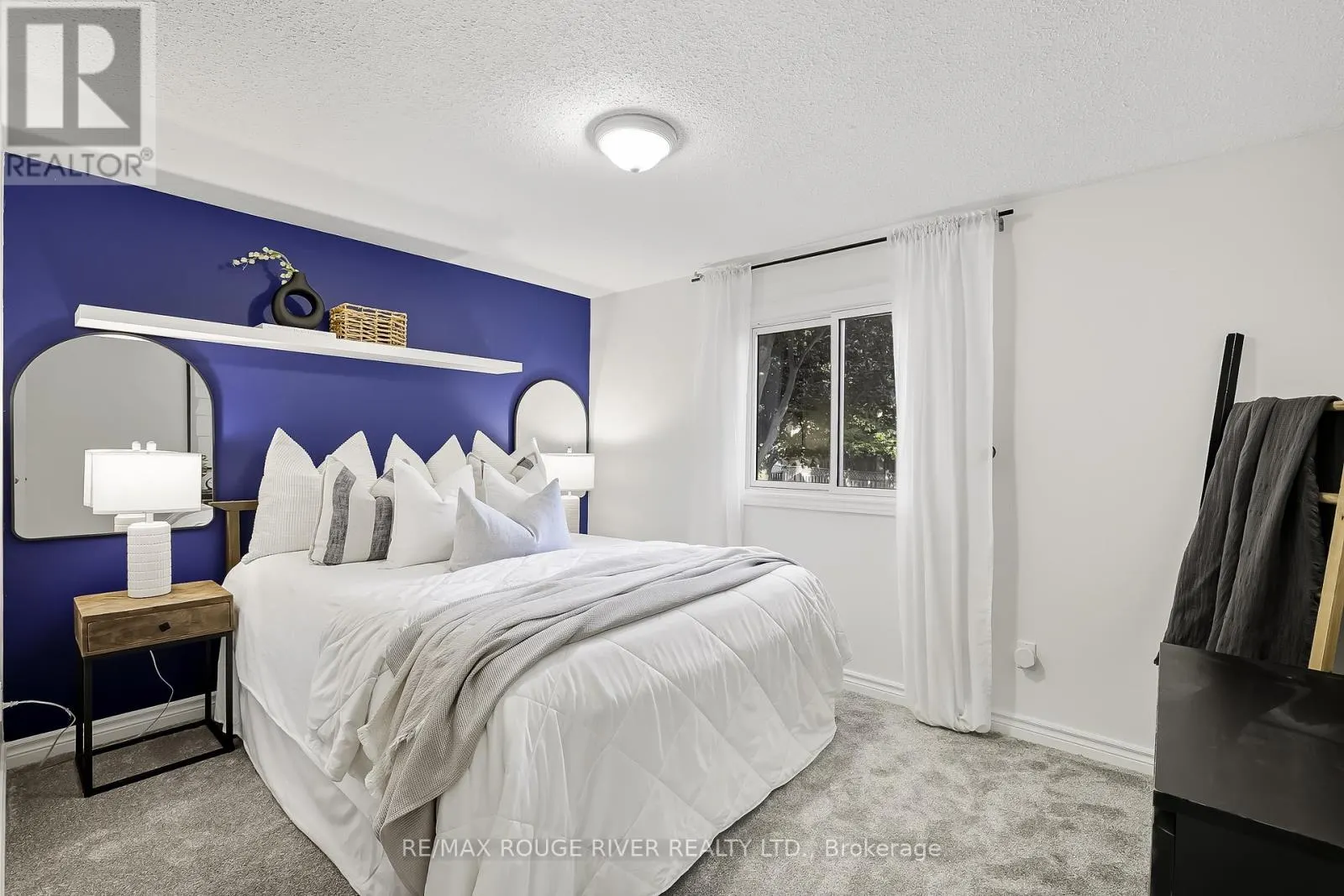 7 VINCENT COURT