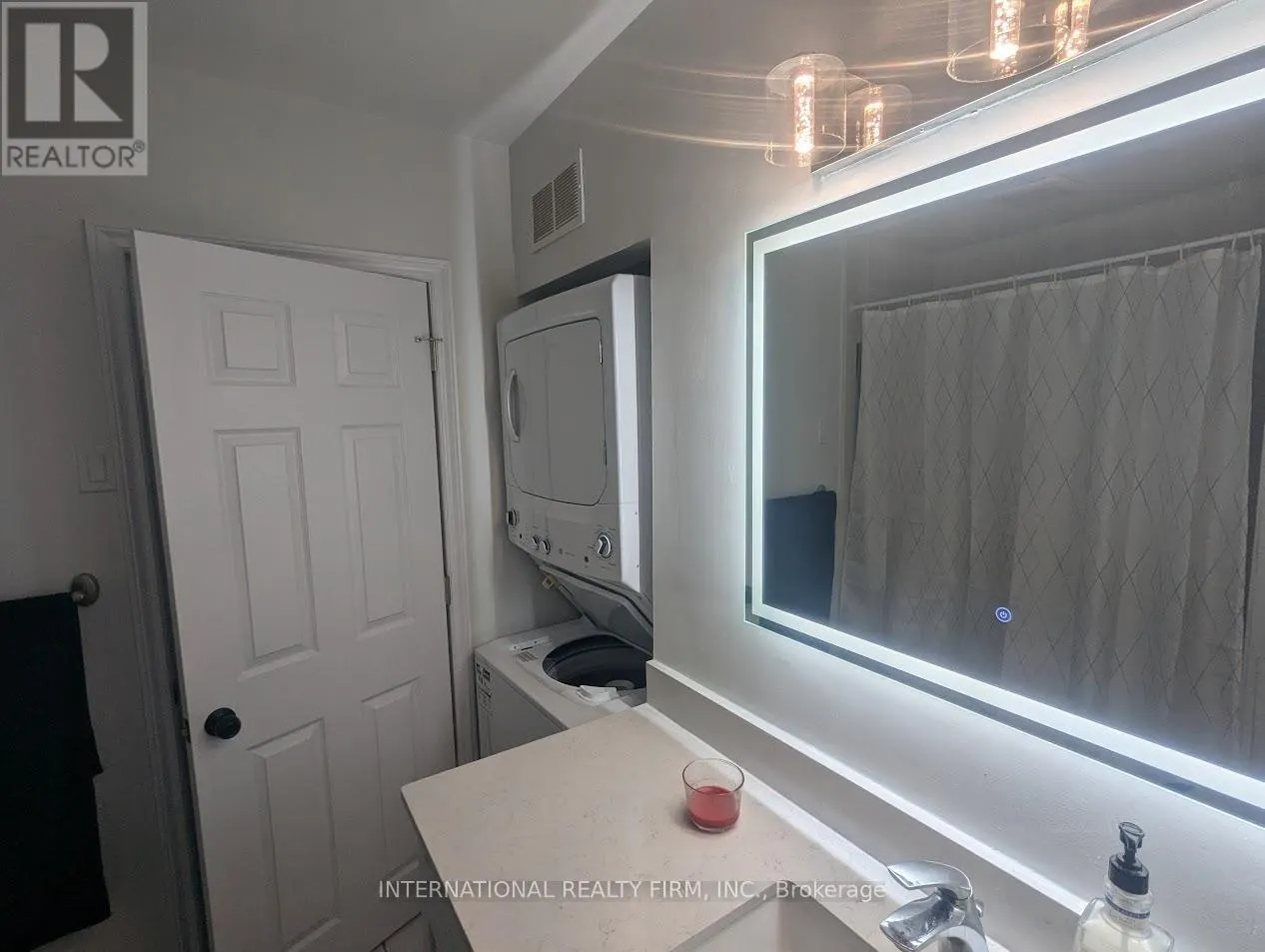 MAIN UNIT - 53 OAKRIDGE DRIVE