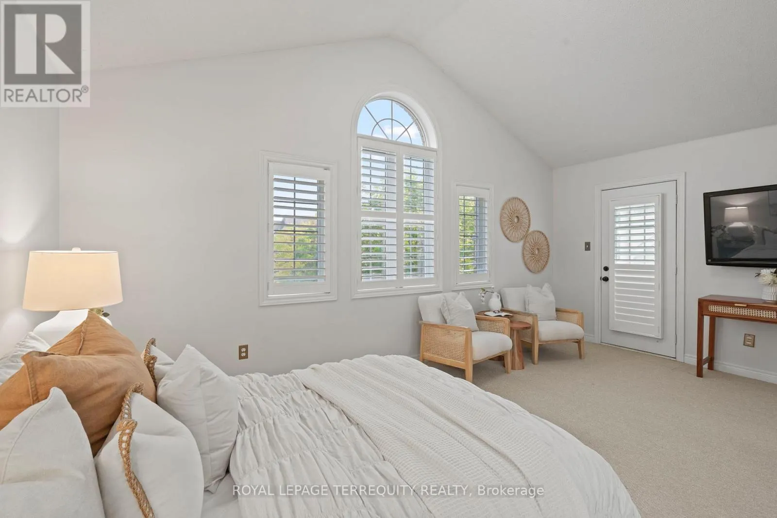 12 KENILWORTH CRESCENT