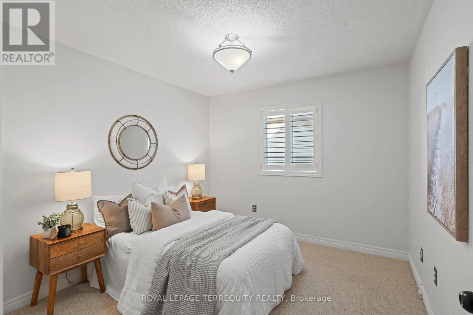12 KENILWORTH CRESCENT