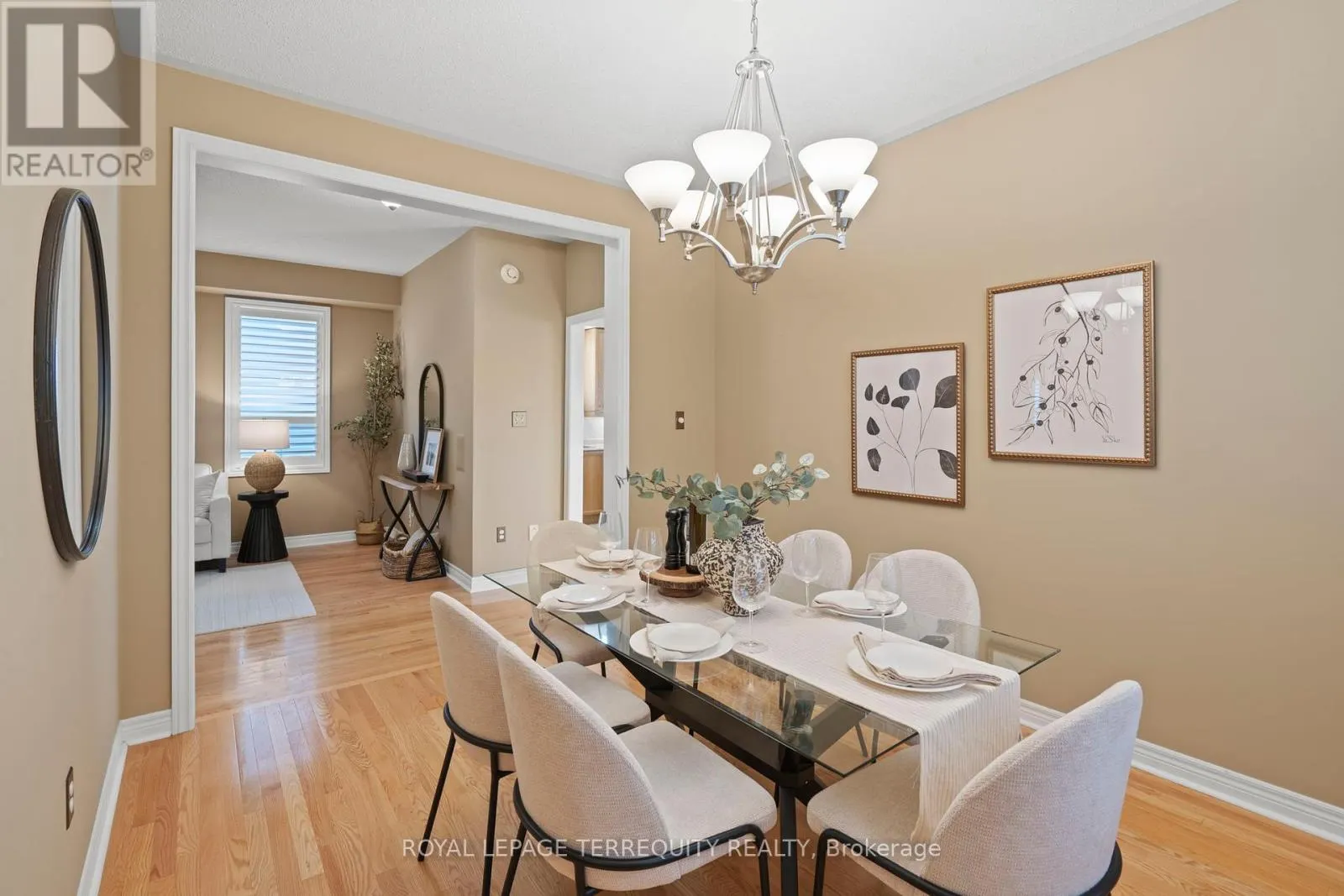 12 KENILWORTH CRESCENT