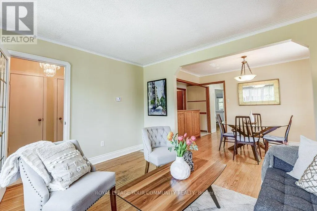 17 DYSON BOULEVARD