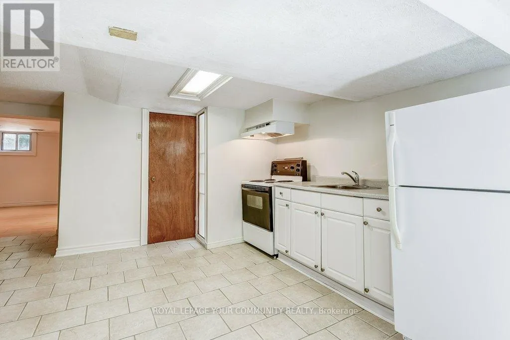17 DYSON BOULEVARD
