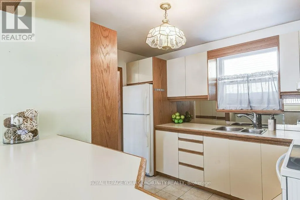 17 DYSON BOULEVARD