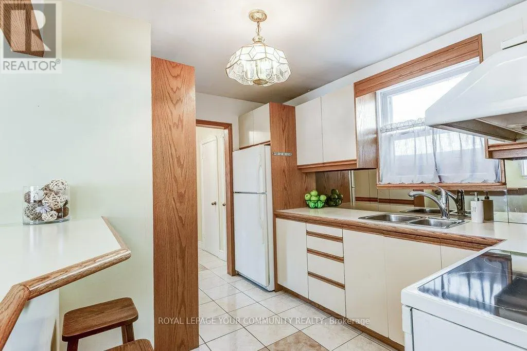 17 DYSON BOULEVARD