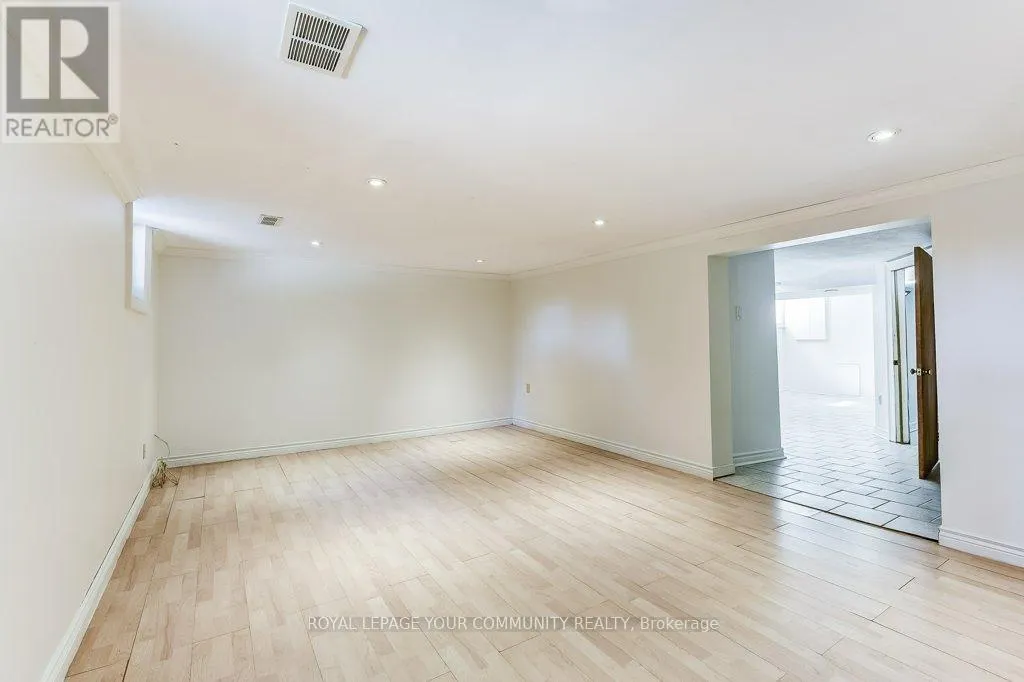17 DYSON BOULEVARD