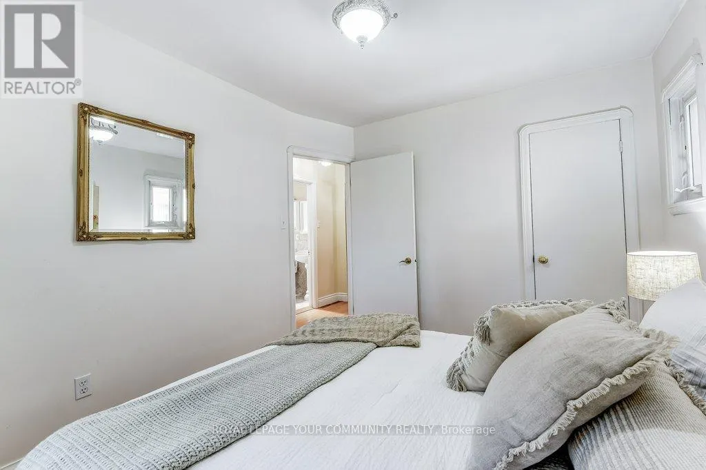 17 DYSON BOULEVARD