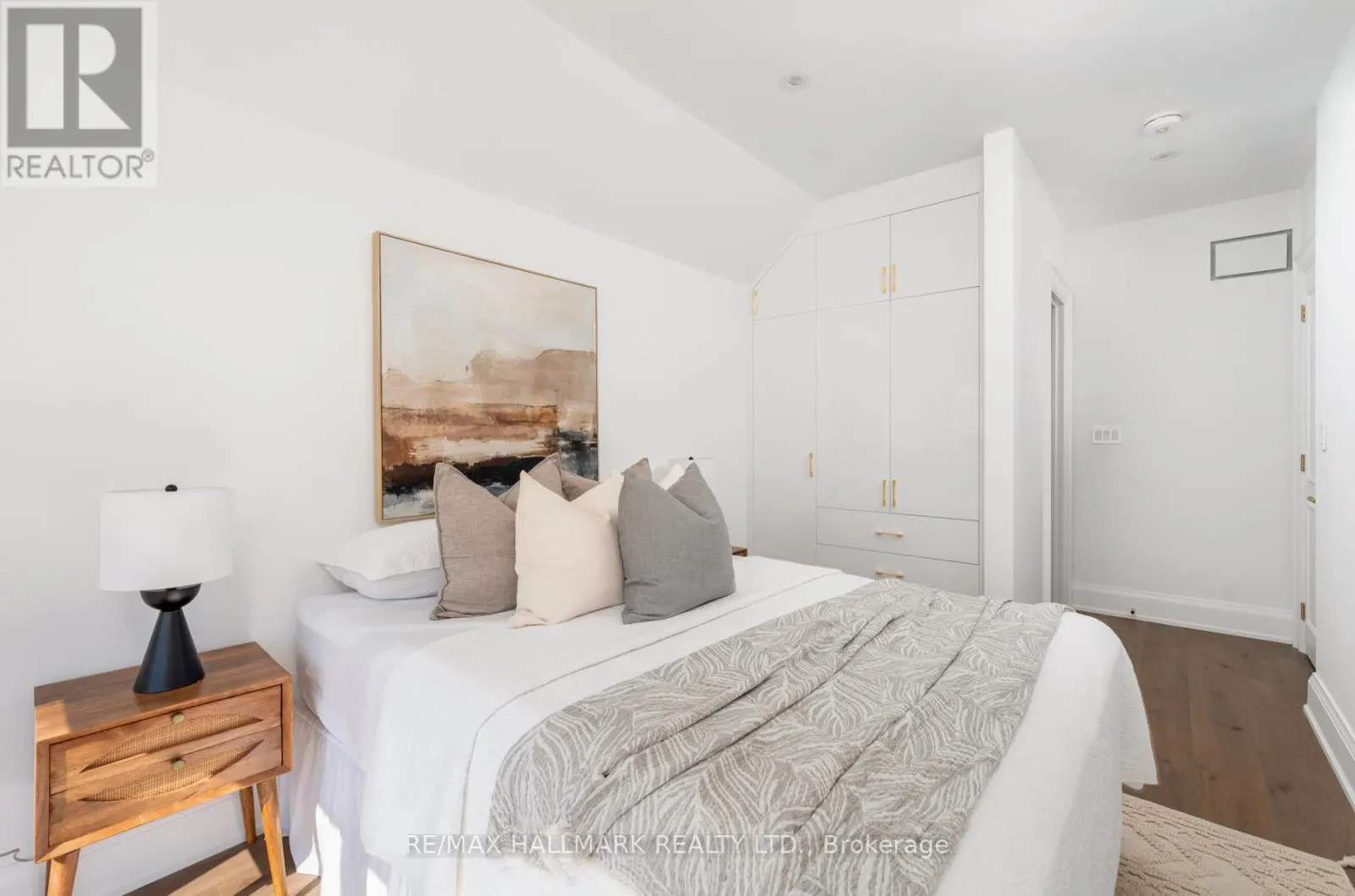 263 LINSMORE CRESCENT