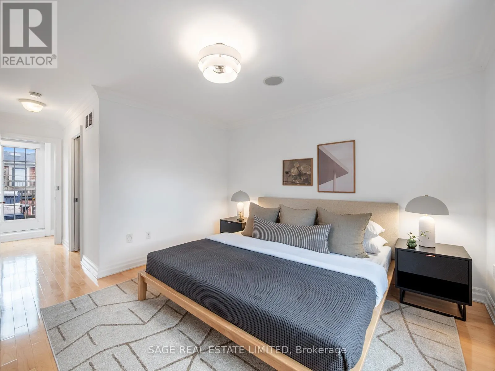 31 TOMPKINS MEWS