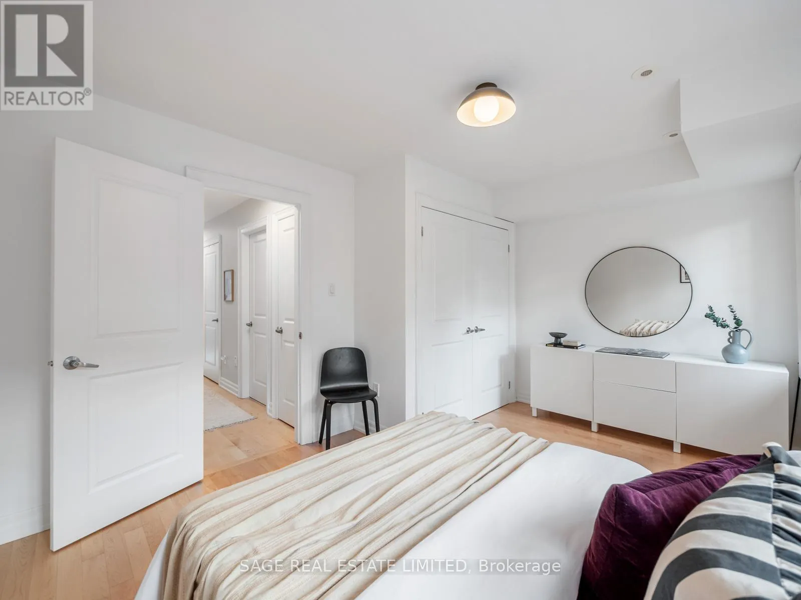 31 TOMPKINS MEWS