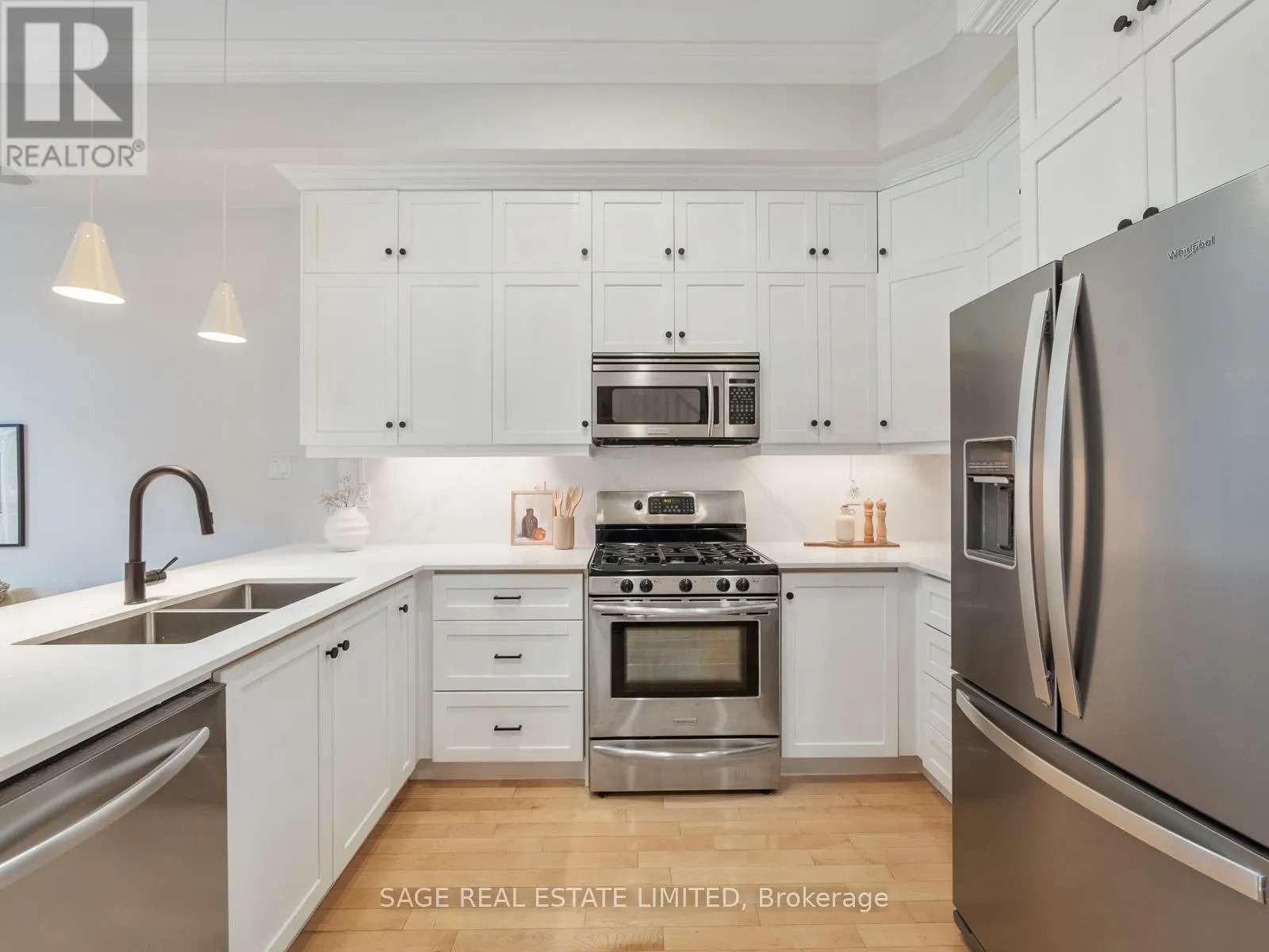 31 TOMPKINS MEWS