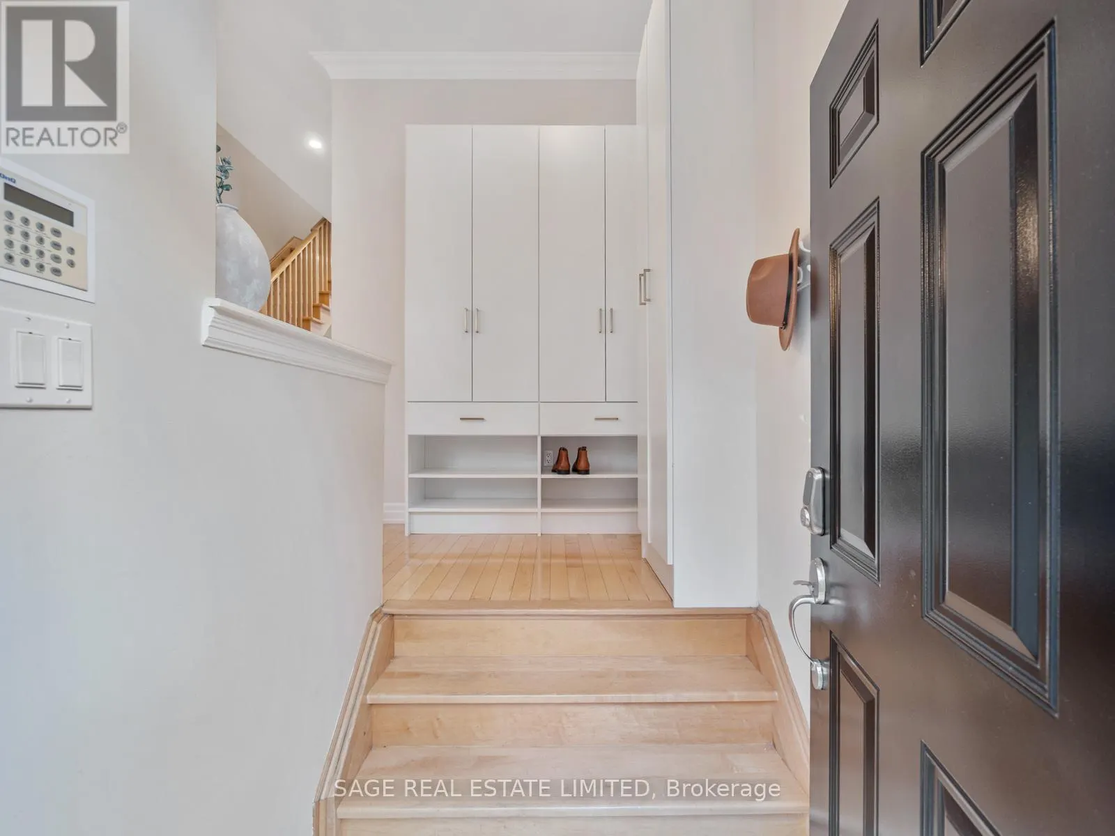 31 TOMPKINS MEWS