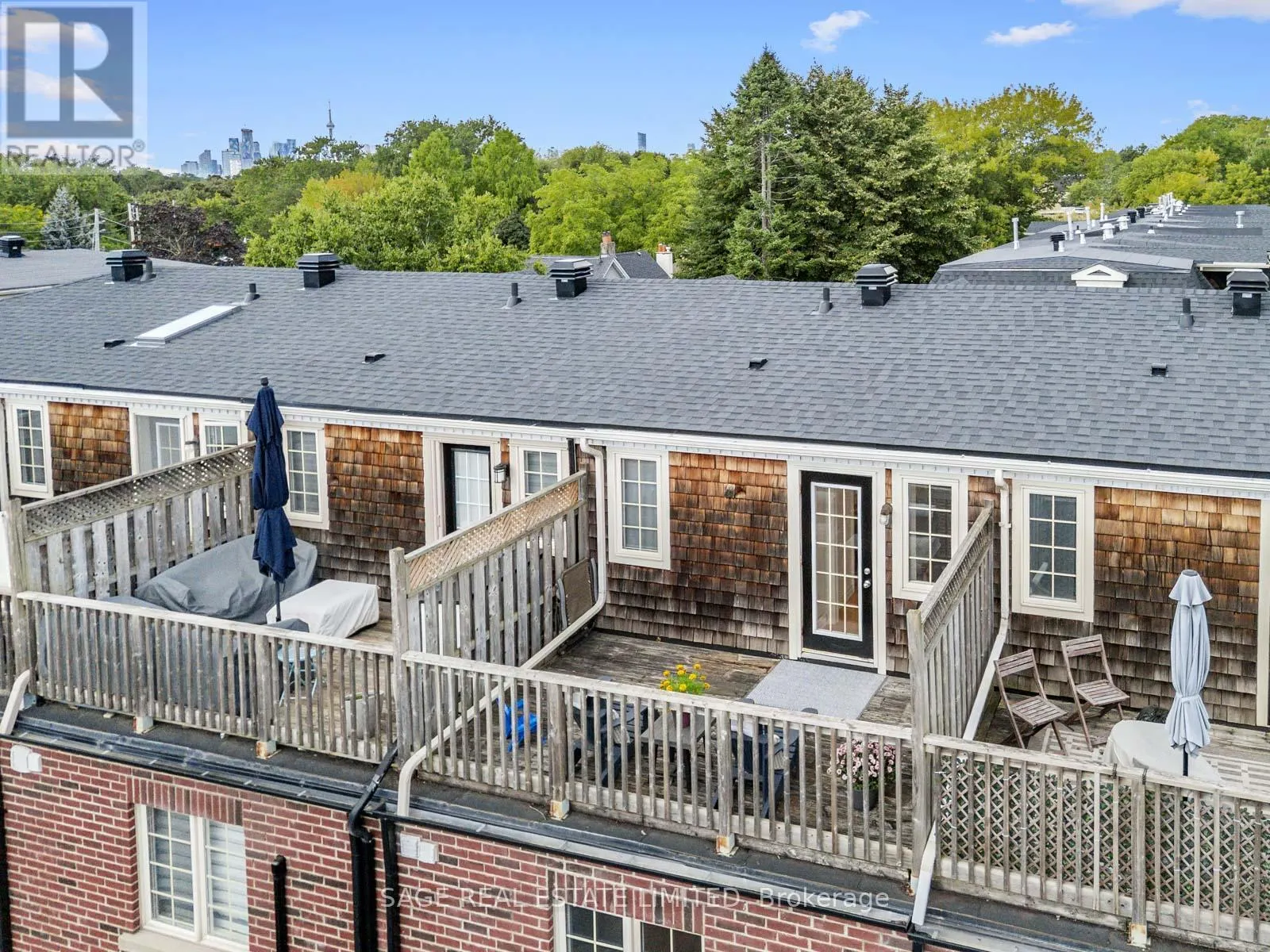 31 TOMPKINS MEWS
