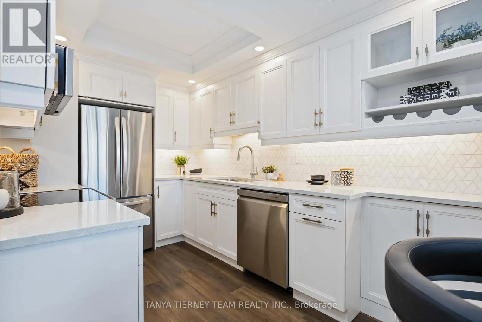 1206 - 711 ROSSLAND ROAD E