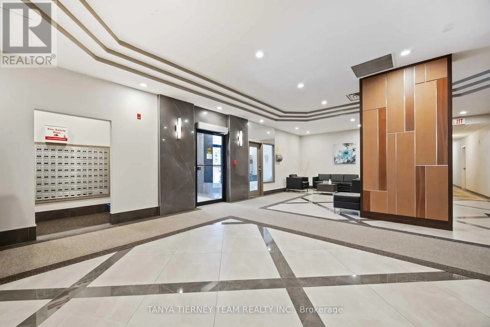 1206 - 711 ROSSLAND ROAD E