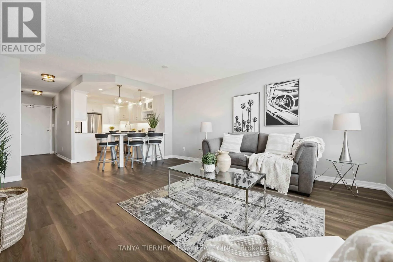 1206 - 711 ROSSLAND ROAD E