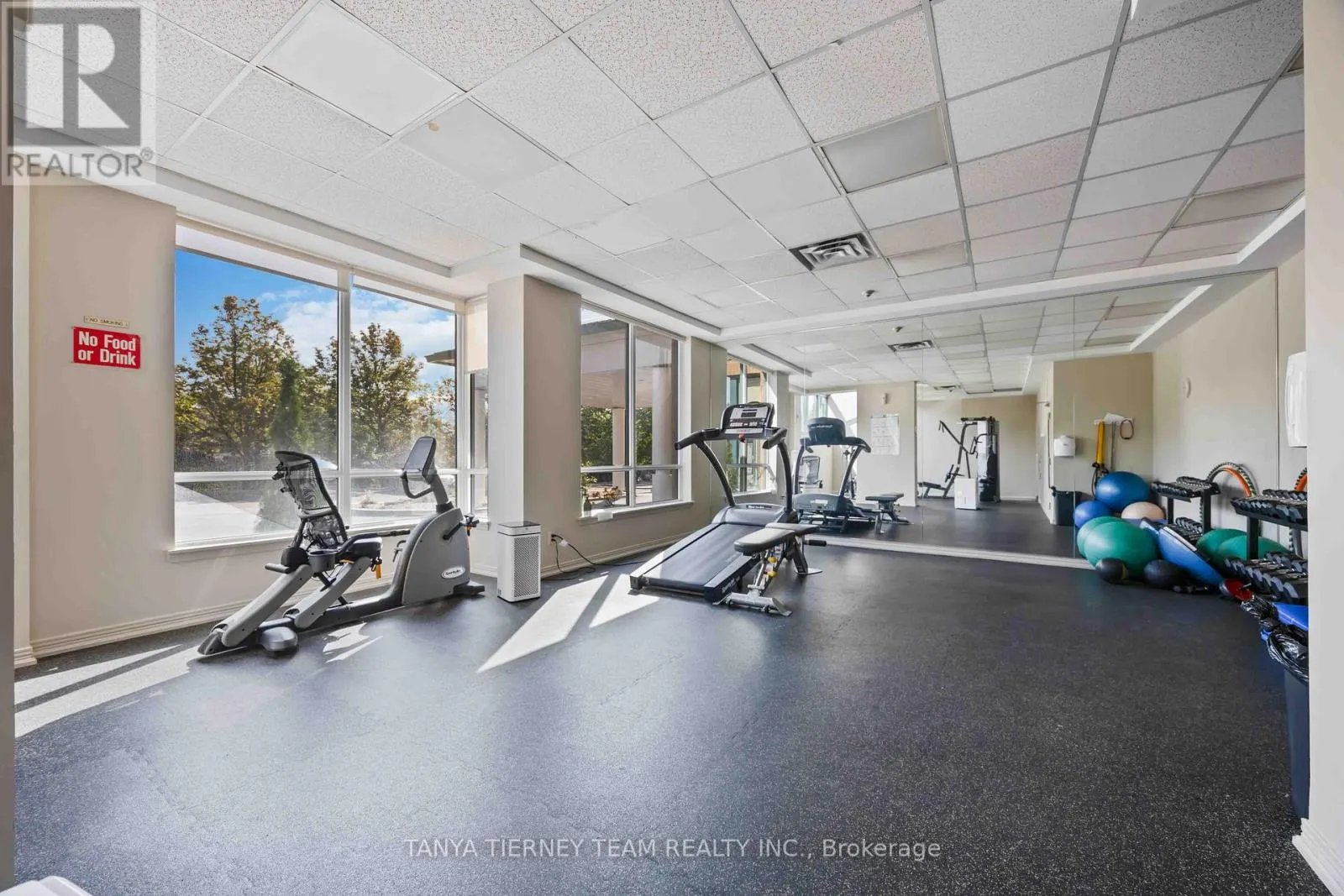 1206 - 711 ROSSLAND ROAD E