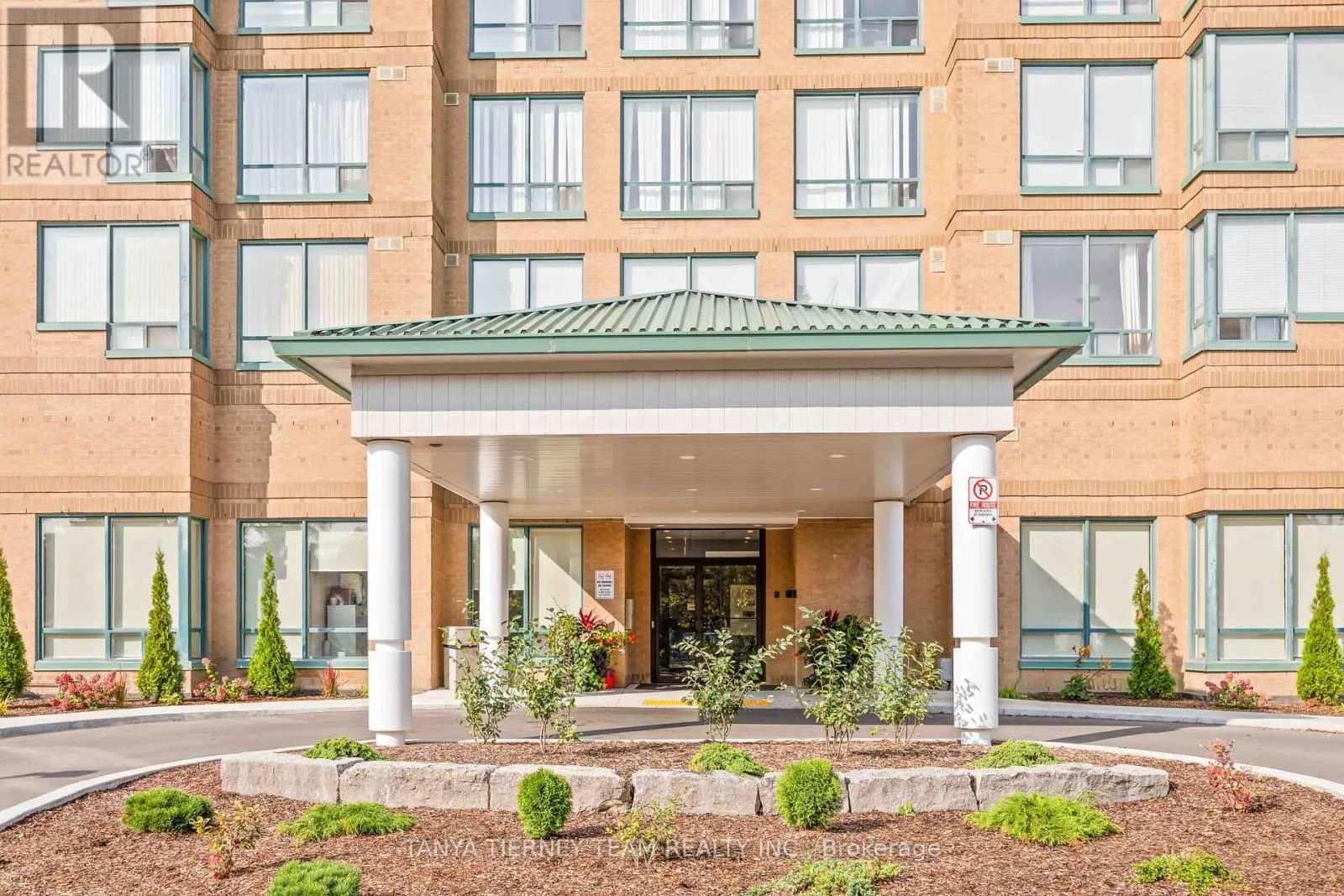 1206 - 711 ROSSLAND ROAD E