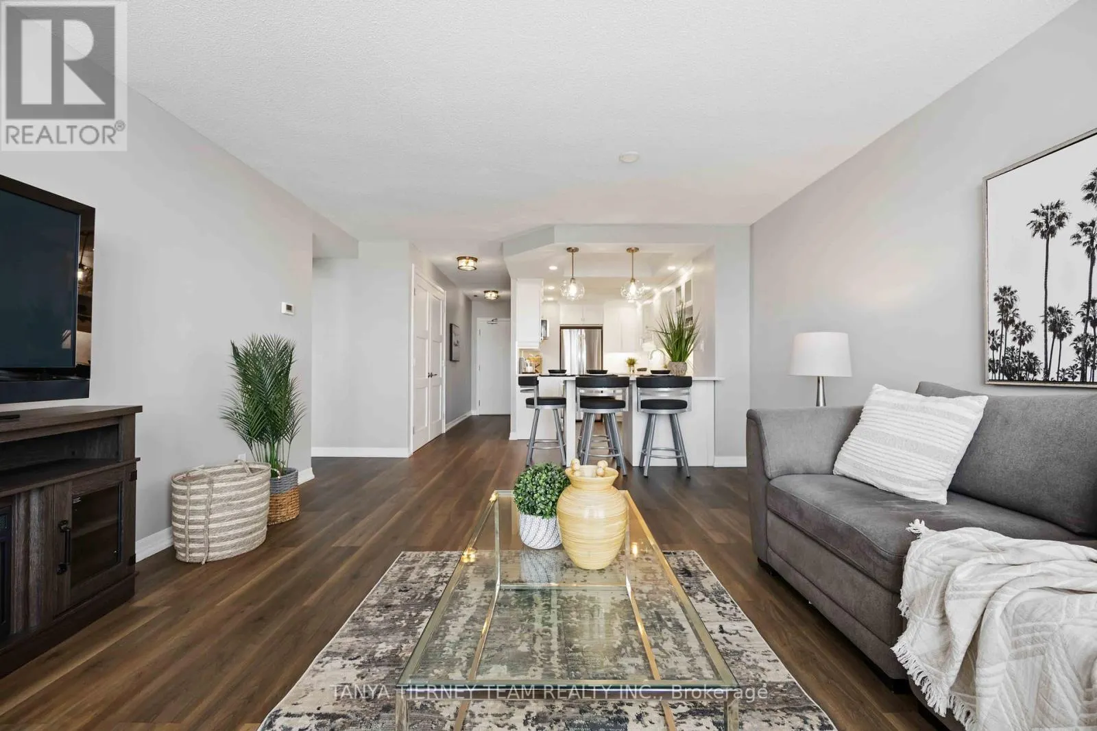 1206 - 711 ROSSLAND ROAD E
