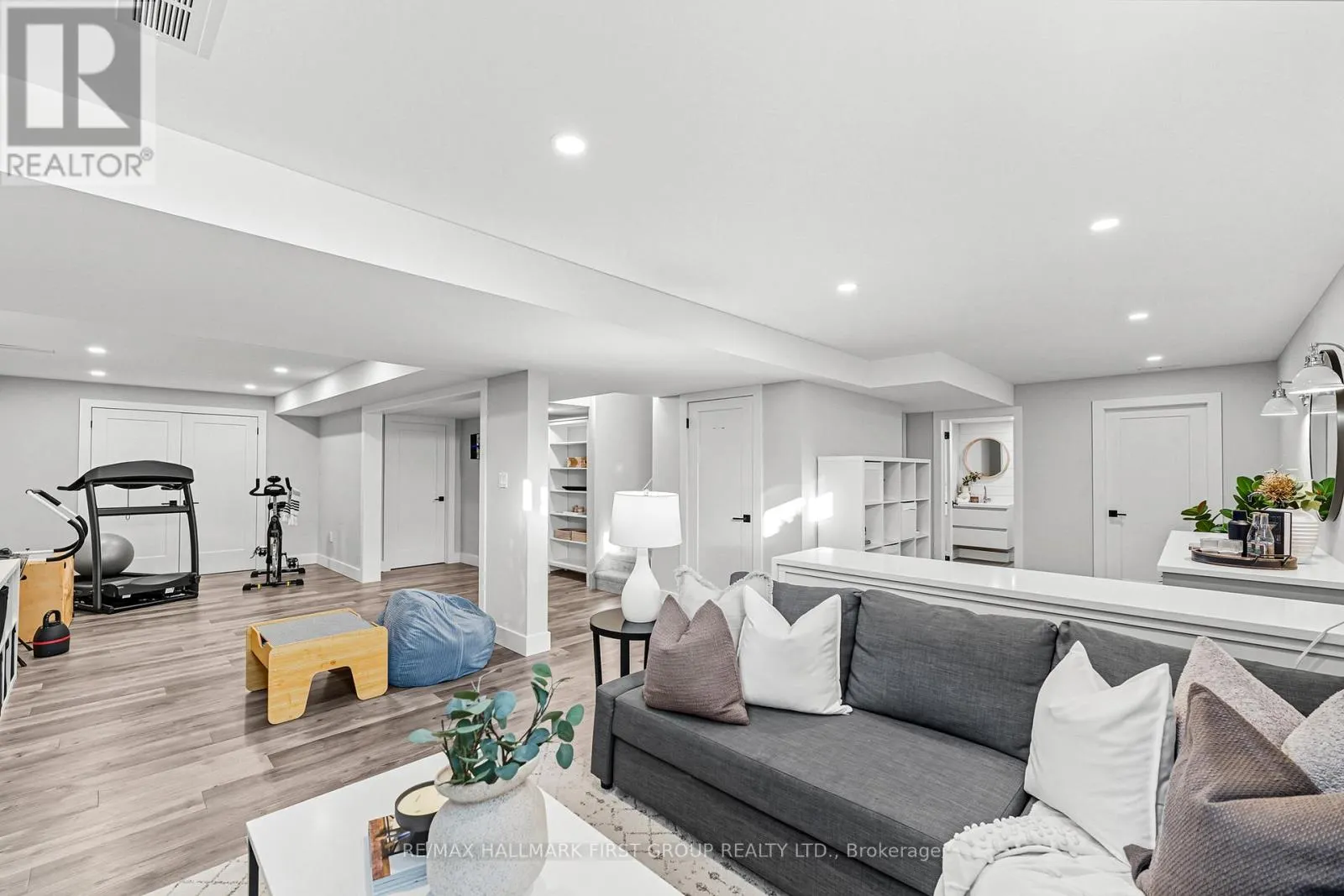 11 MURRAY TABB STREET