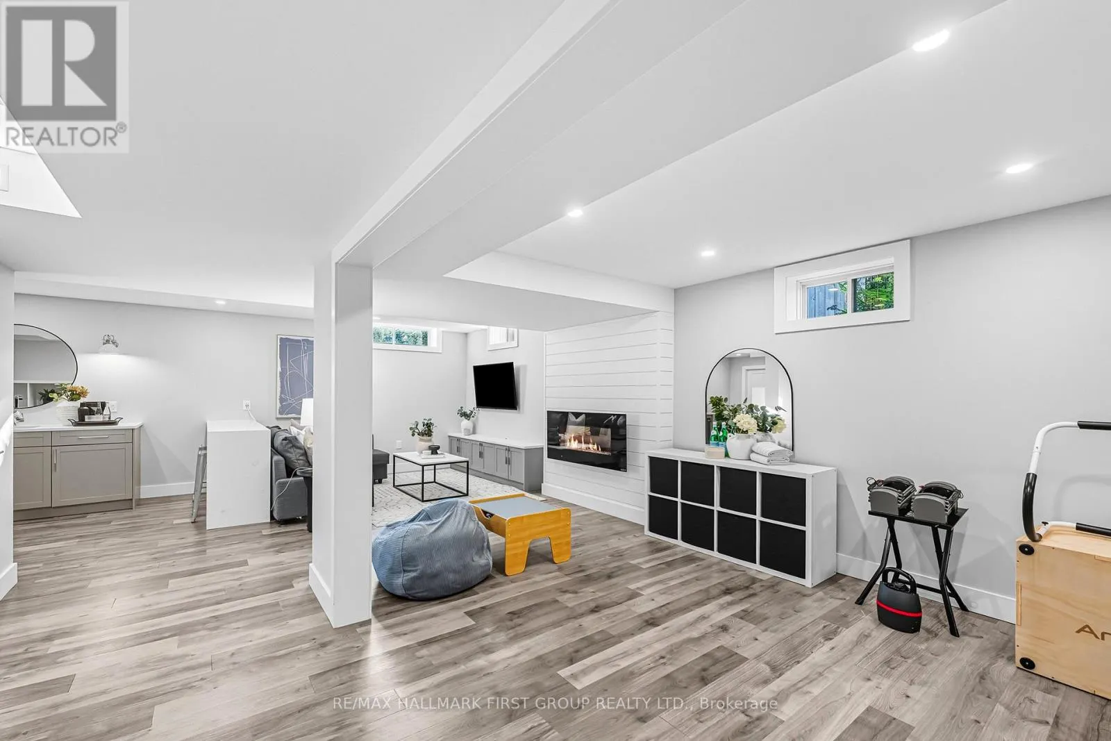 11 MURRAY TABB STREET