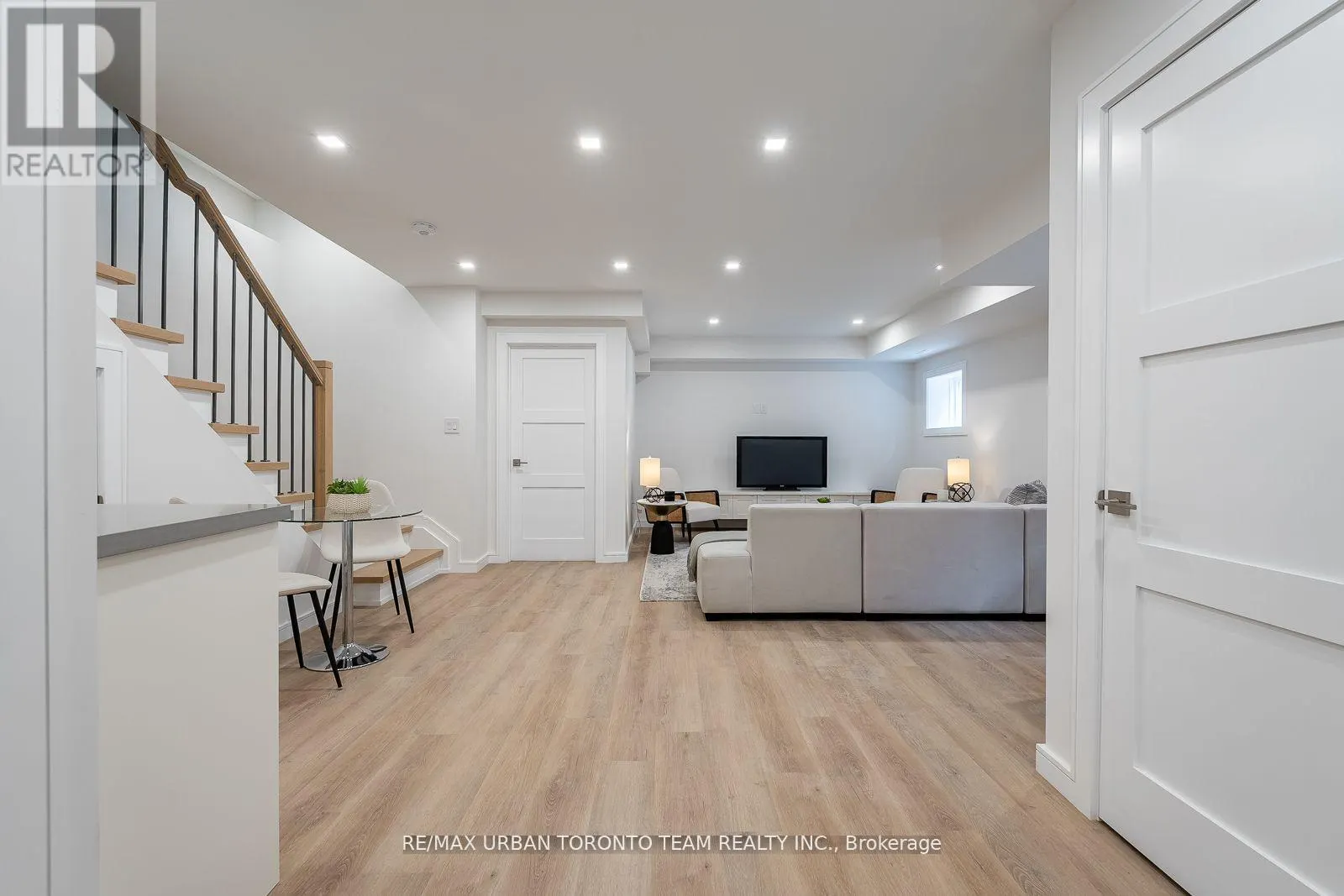 26 KALMAR AVENUE