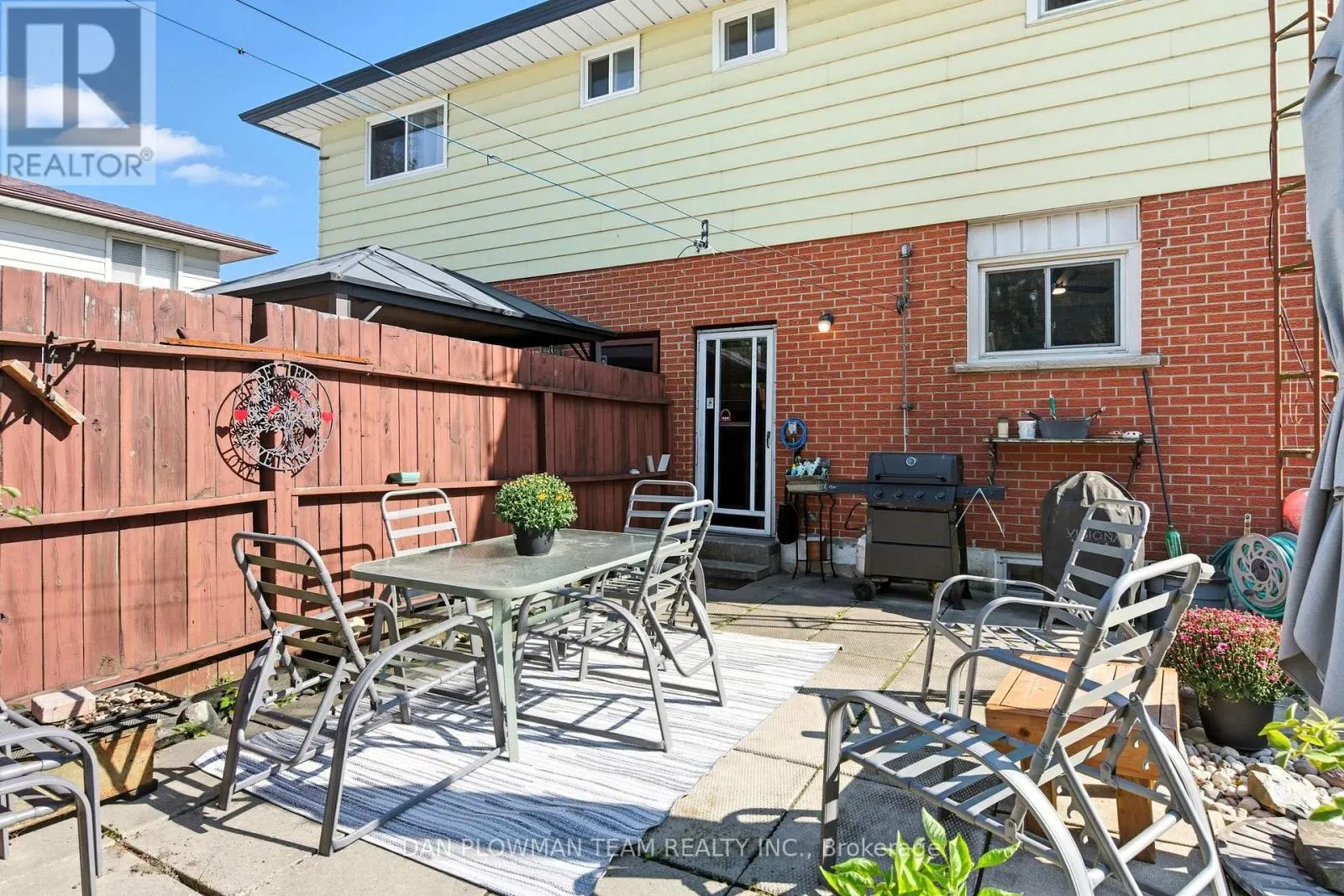 387 SURREY DRIVE