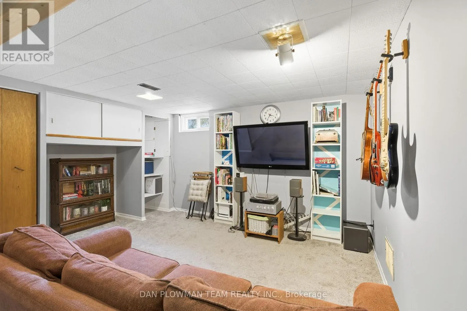 387 SURREY DRIVE