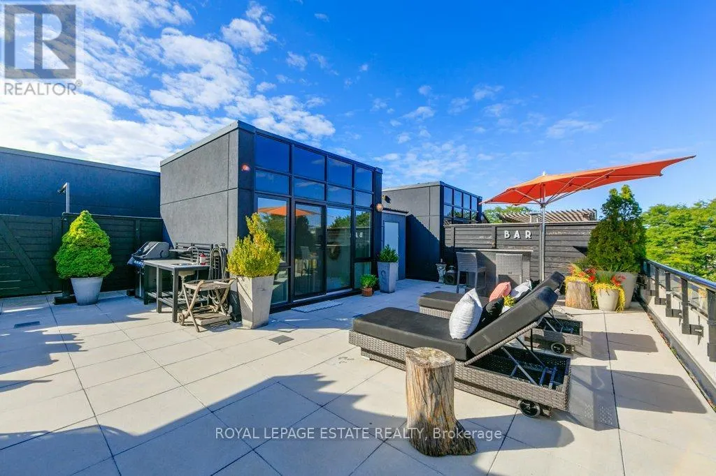 408 - 66 KIPPENDAVIE AVENUE