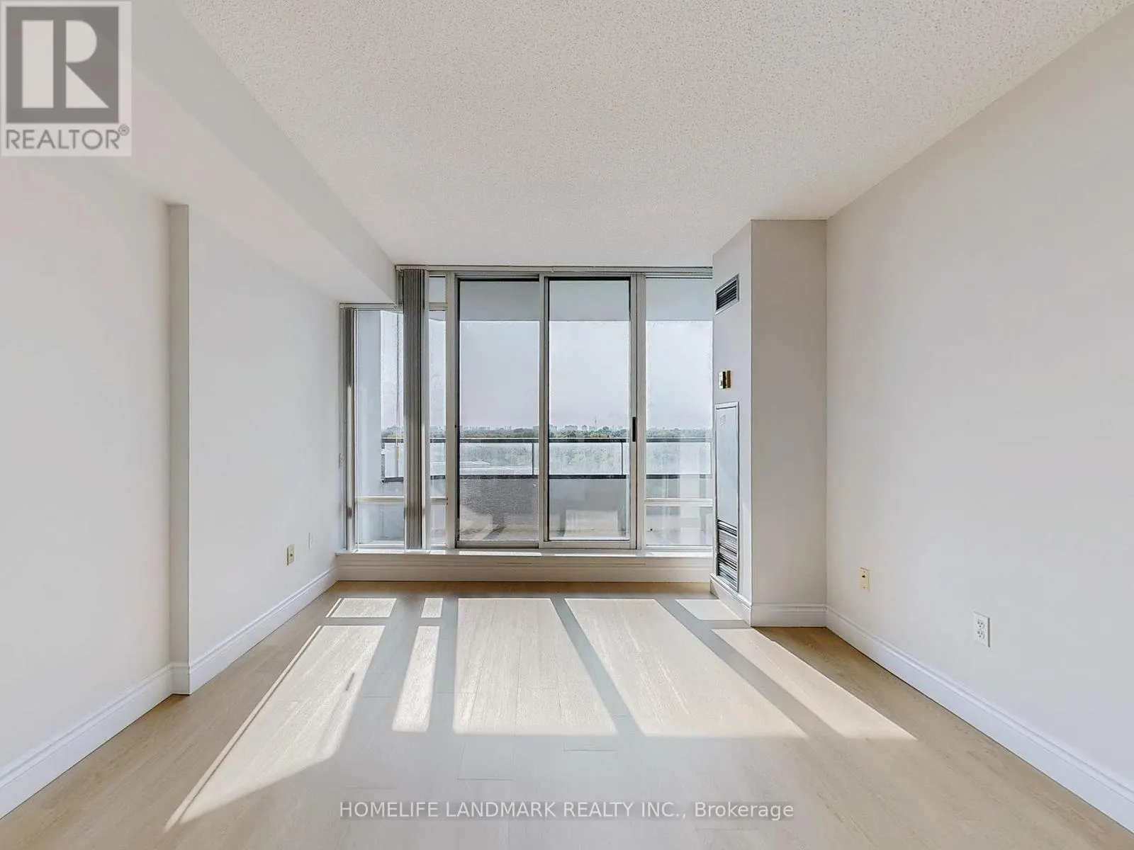 903 - 350 ALTON TOWERS CIRCLE