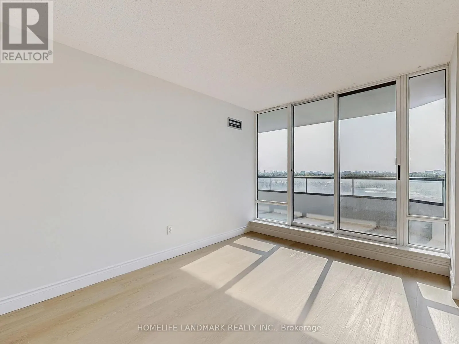 903 - 350 ALTON TOWERS CIRCLE