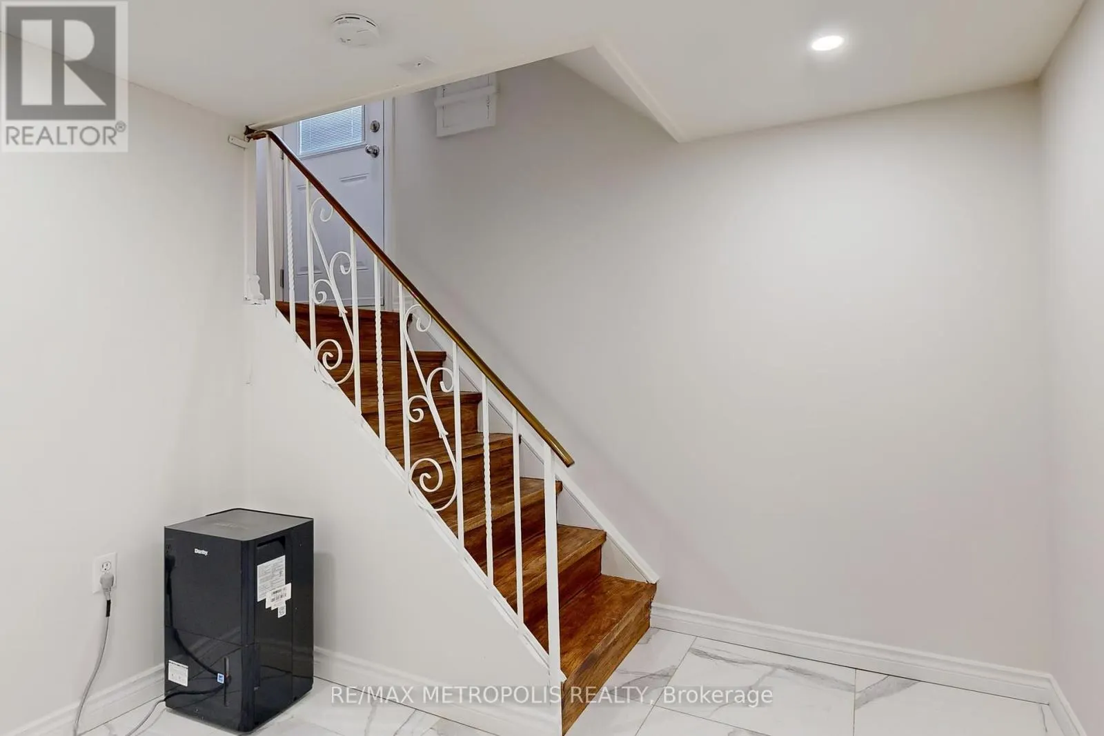 162 LORD ROBERTS DRIVE