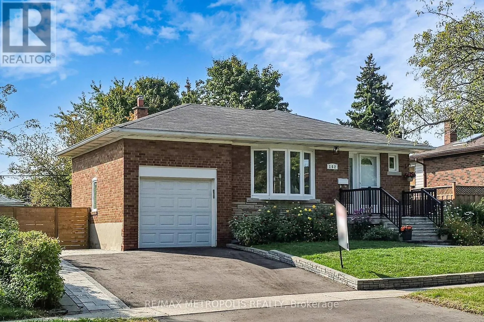 162 LORD ROBERTS DRIVE