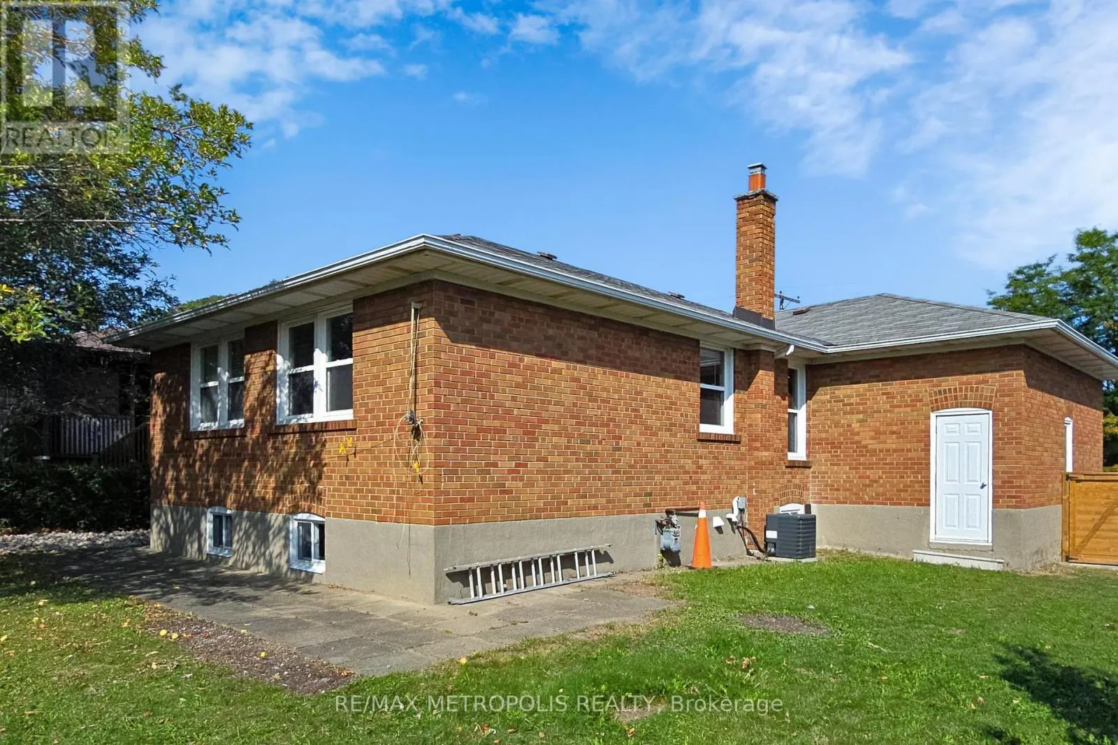 162 LORD ROBERTS DRIVE