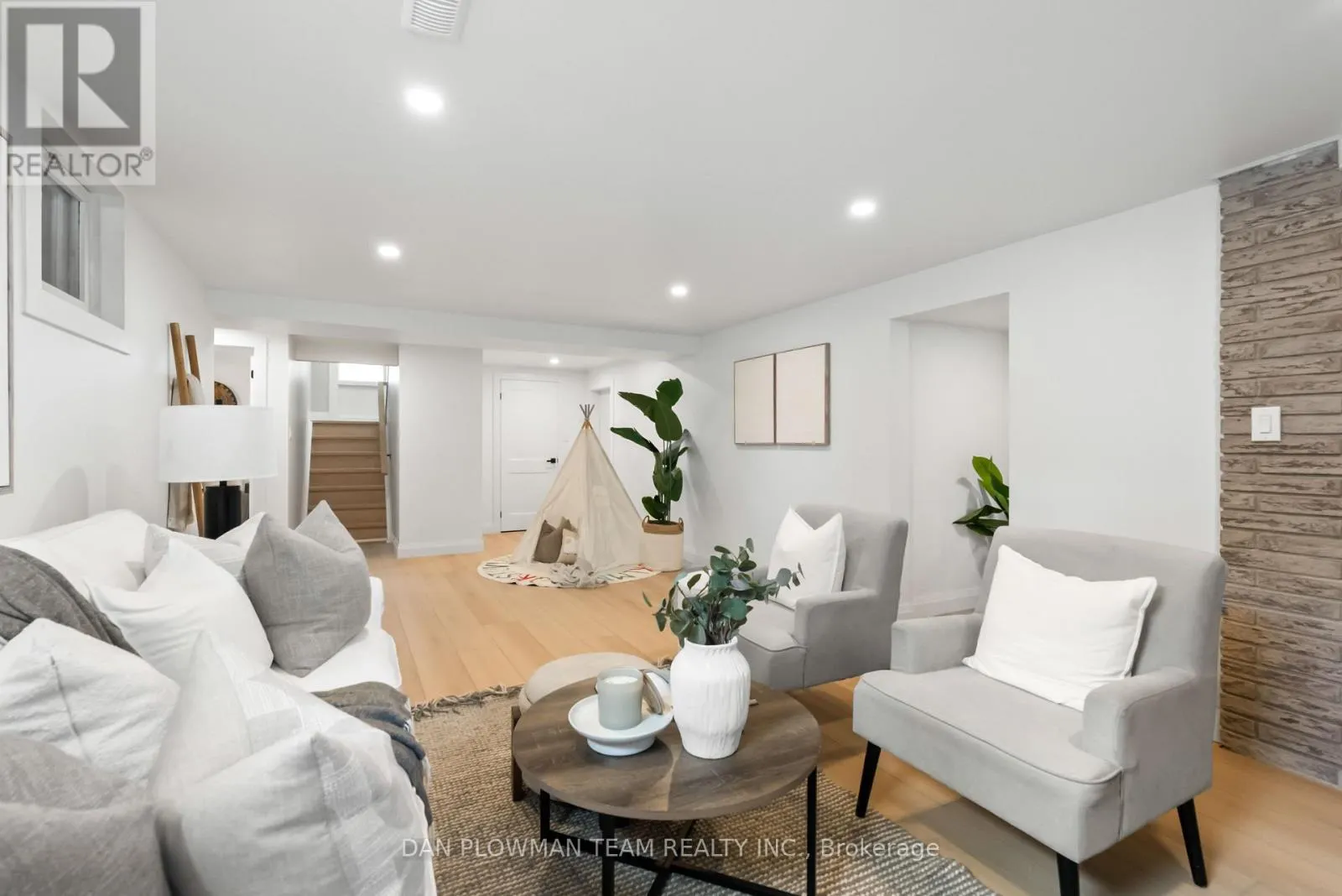 119 THORNCLIFFE STREET
