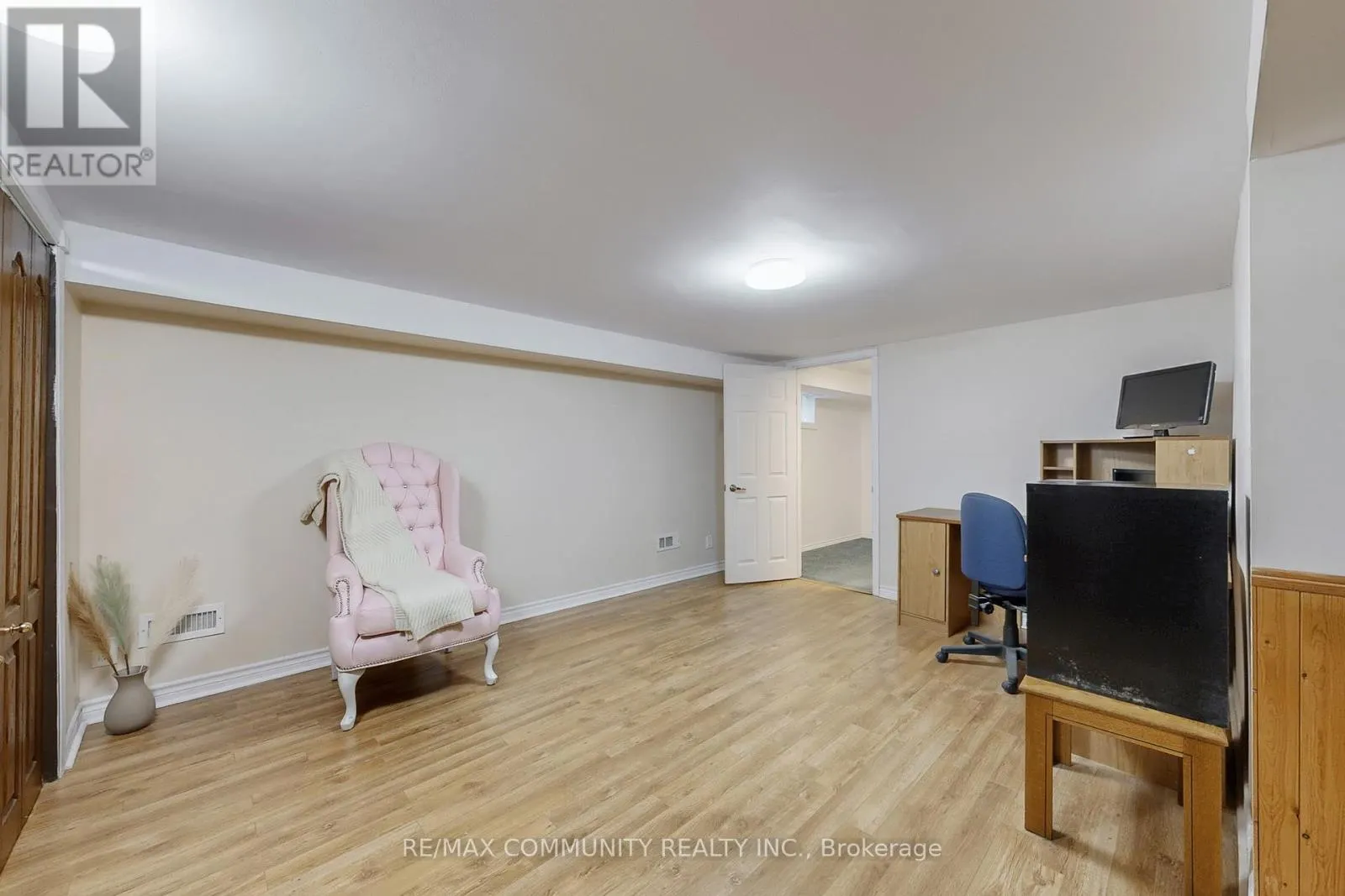 855 ZATOR AVENUE