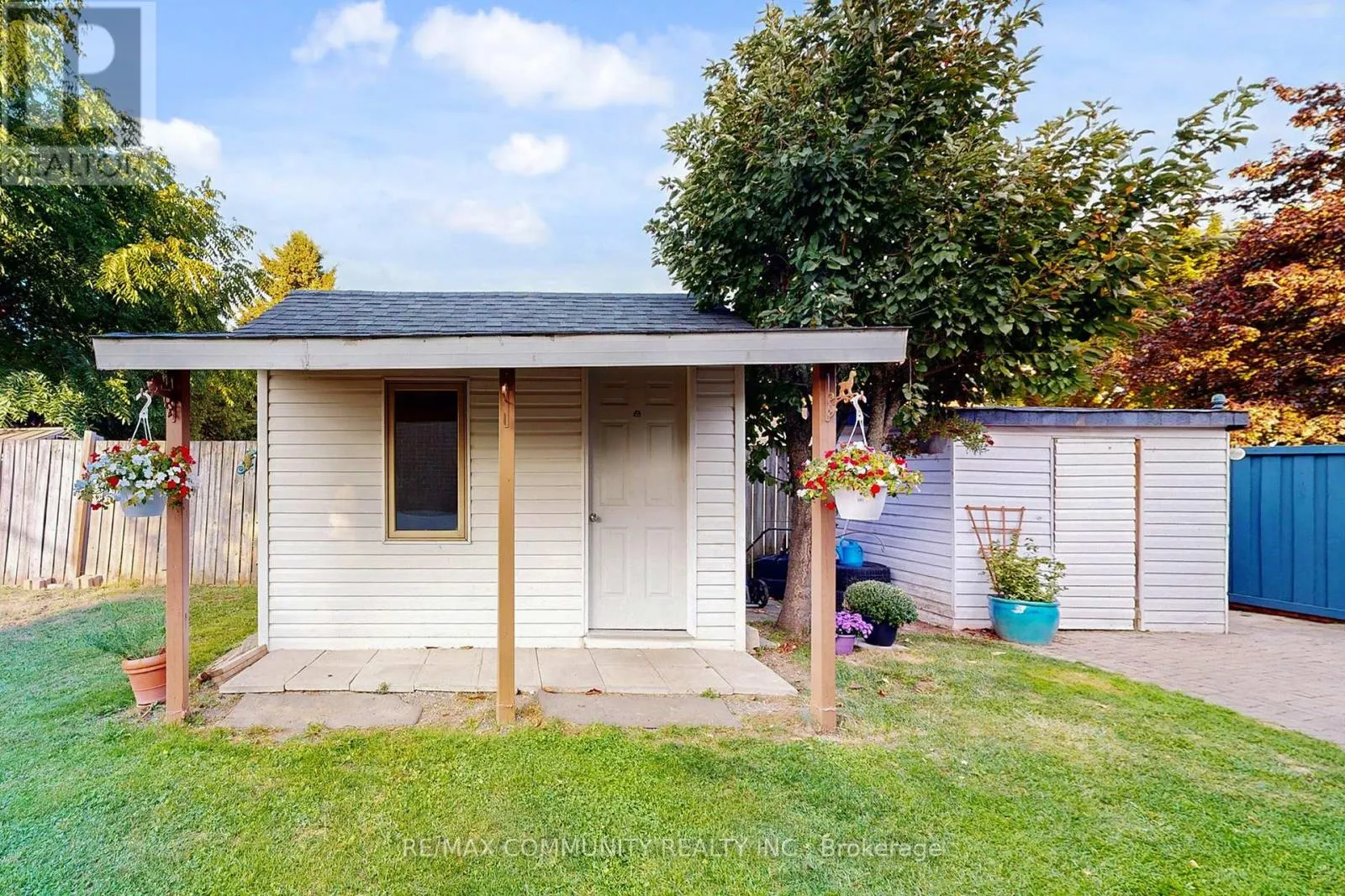855 ZATOR AVENUE