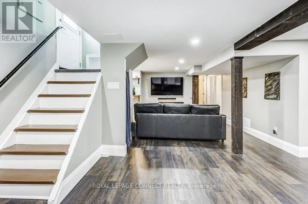 33 TULLOCH DRIVE